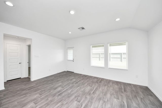 2007 Woodlark Way, Sealy, TX 77474