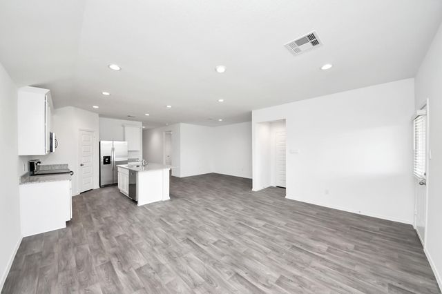 2007 Woodlark Way, Sealy, TX 77474