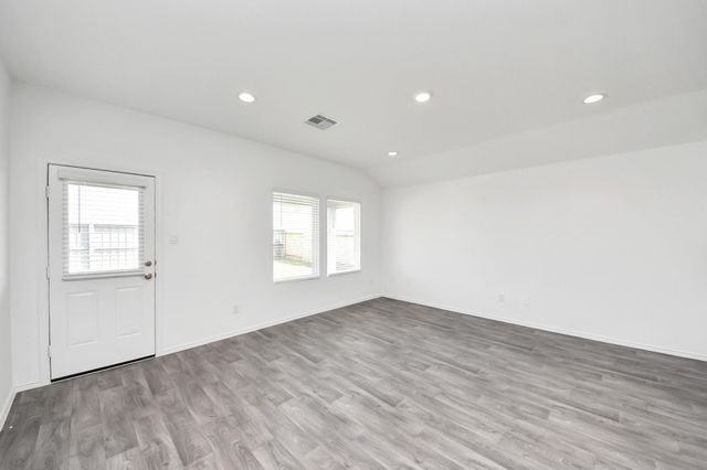 2007 Woodlark Way, Sealy, TX 77474