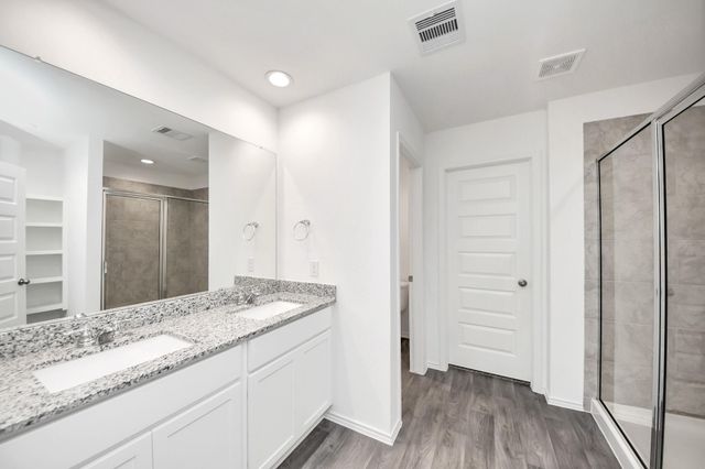 2007 Woodlark Way, Sealy, TX 77474