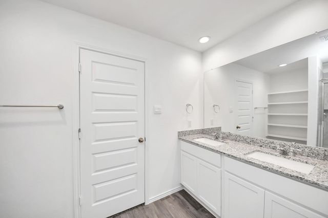 2007 Woodlark Way, Sealy, TX 77474