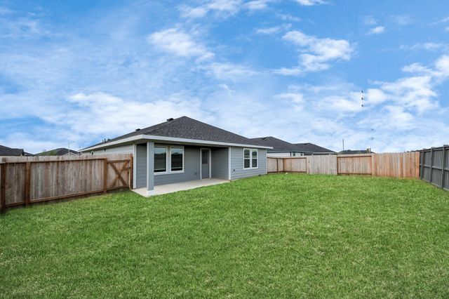 2007 Woodlark Way, Sealy, TX 77474