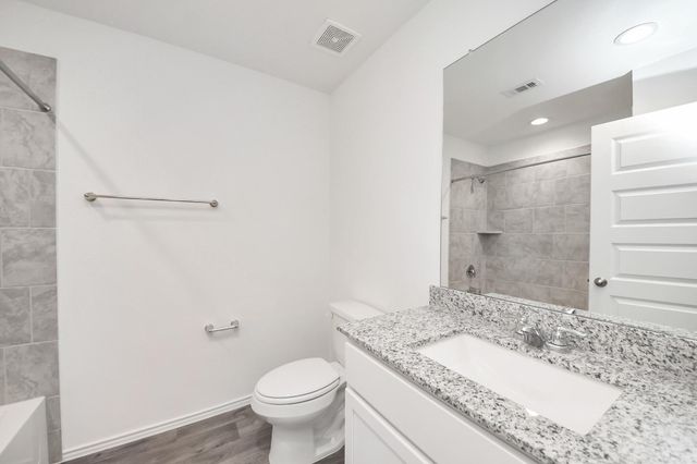 2007 Woodlark Way, Sealy, TX 77474