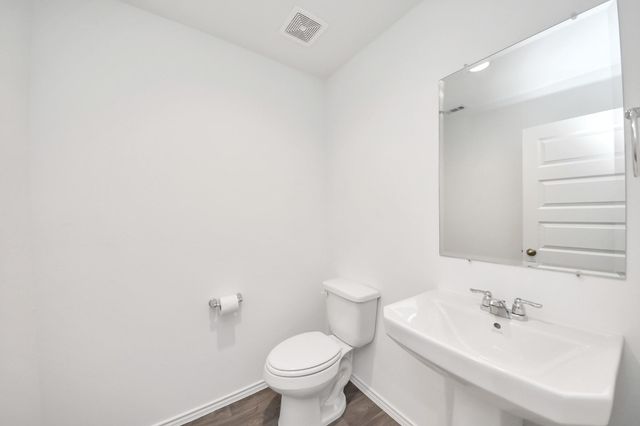 2007 Woodlark Way, Sealy, TX 77474