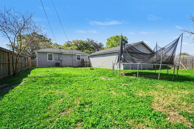 2427 Pearland Avenue, Pearland, TX 77581