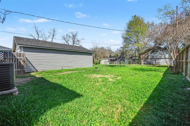 2427 Pearland Avenue, Pearland, TX 77581