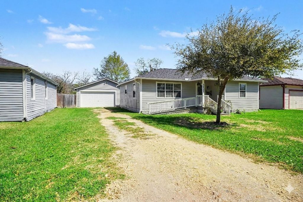 2427 Pearland Avenue, Pearland, TX 77581