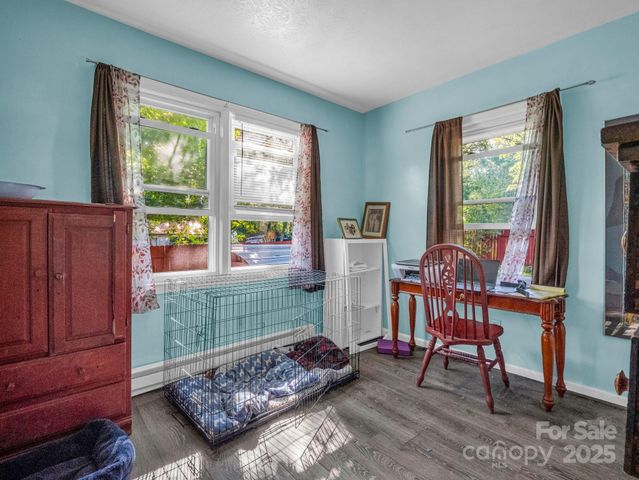 285 Cosmos Drive, Hendersonville, NC 28791