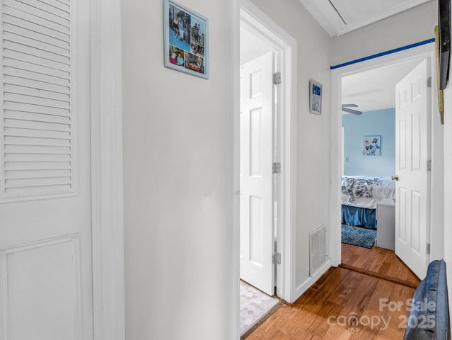 285 Cosmos Drive, Hendersonville, NC 28791