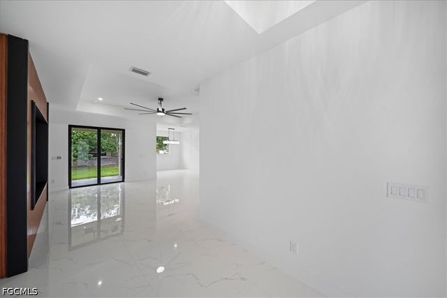 1400 NE 18th AVE, Cape Coral, FL 33909