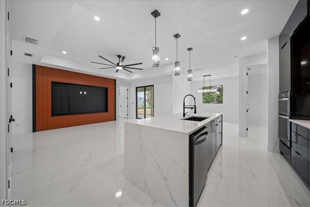 1400 NE 18th AVE, Cape Coral, FL 33909