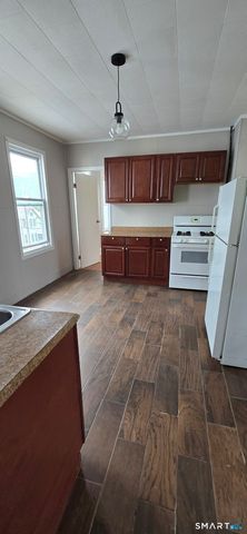 31 Sheffield Street 3rd, Waterbury, CT 06704