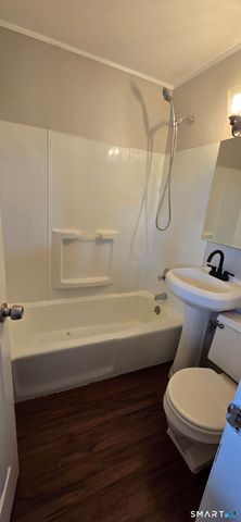 31 Sheffield Street 3rd, Waterbury, CT 06704