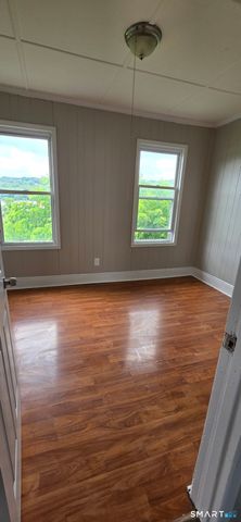 31 Sheffield Street 3rd, Waterbury, CT 06704