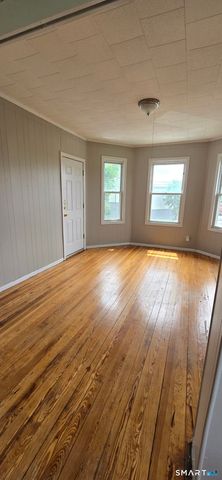 31 Sheffield Street 3rd, Waterbury, CT 06704