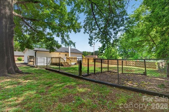850 E Nc 152 Highway, China Grove, NC 28023