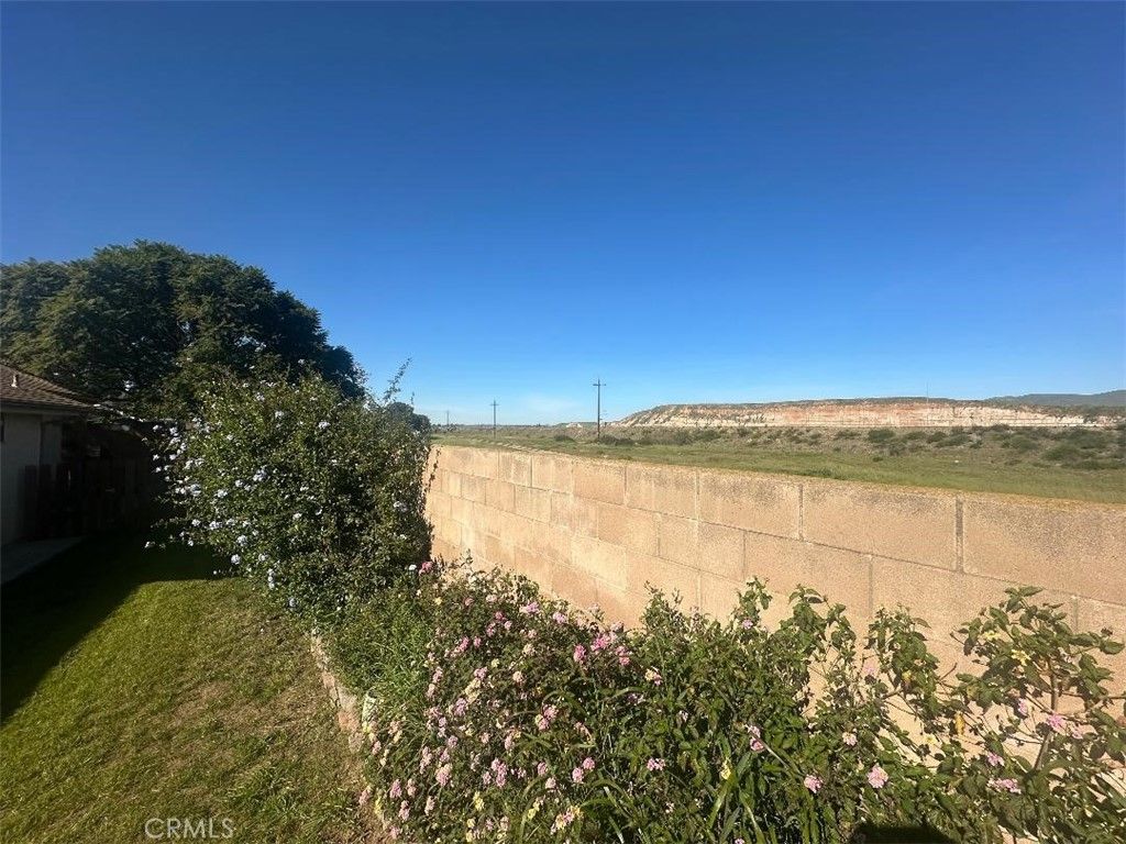 Image 10 of property listing at 1659 Floyd Court, Santa Maria, CA 93454