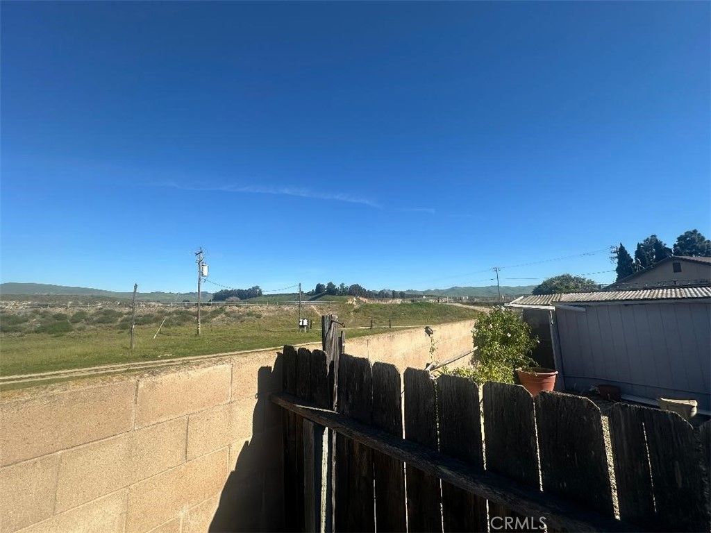 Image 3 of property listing at 1659 Floyd Court, Santa Maria, CA 93454