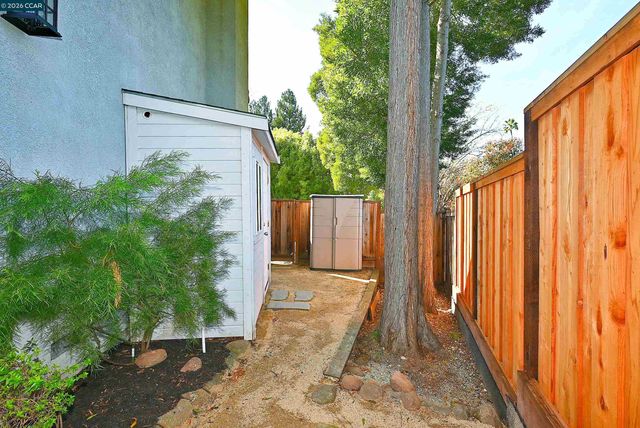 672 Enrica Ln, Walnut Creek, CA 94597