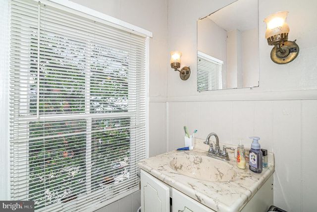 313 E MAIN ST, Mechanicsburg, PA 17055