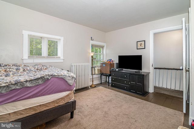 313 E MAIN ST, Mechanicsburg, PA 17055