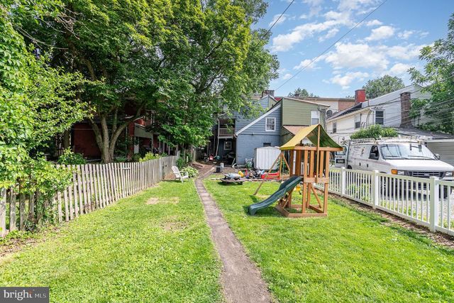313 E MAIN ST, Mechanicsburg, PA 17055