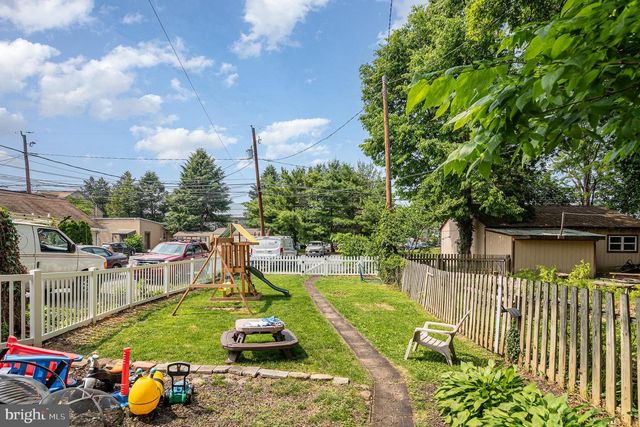 313 E MAIN ST, Mechanicsburg, PA 17055