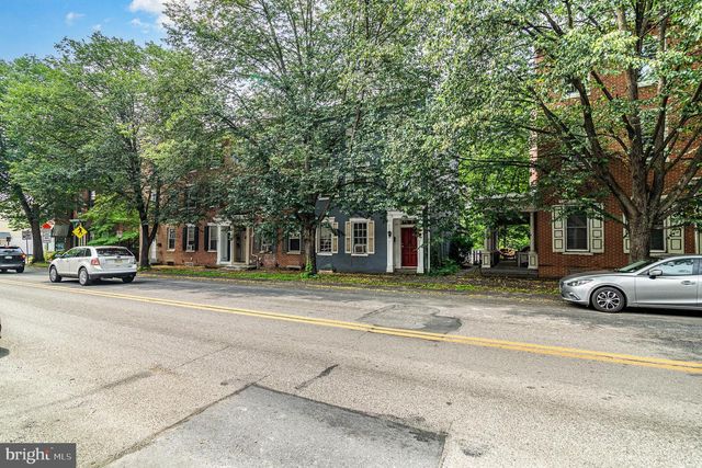 313 E MAIN ST, Mechanicsburg, PA 17055