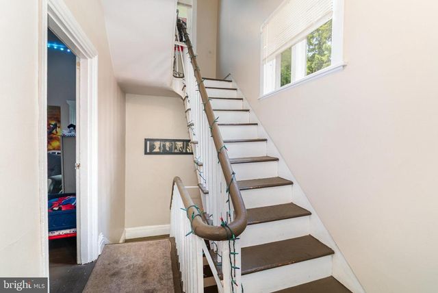 313 E MAIN ST, Mechanicsburg, PA 17055
