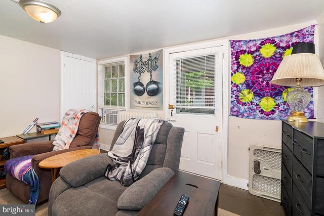 313 E MAIN ST, Mechanicsburg, PA 17055