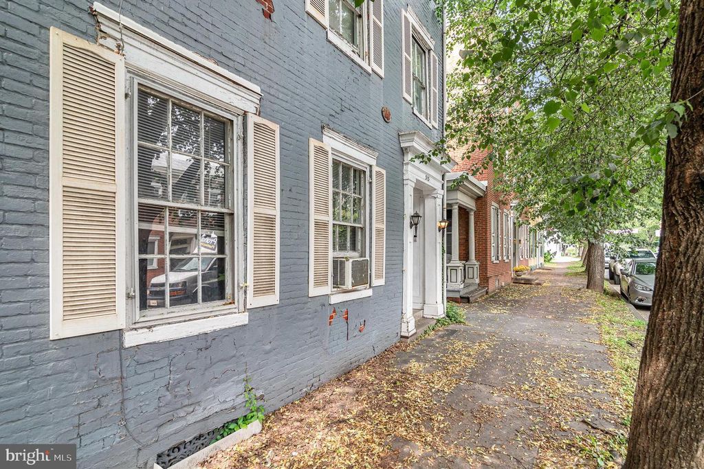 313 E MAIN ST, Mechanicsburg, PA 17055