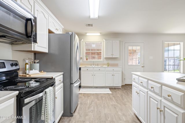 213 Sundown Drive, Broussard, LA 70518