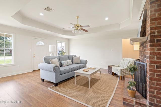 213 Sundown Drive, Broussard, LA 70518