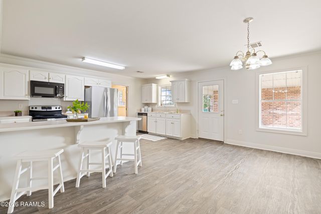 213 Sundown Drive, Broussard, LA 70518