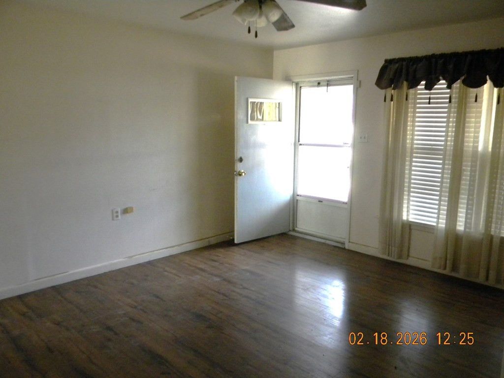 Image 10 of property listing at 2311 W Harris Avenue, San Angelo, TX 76901