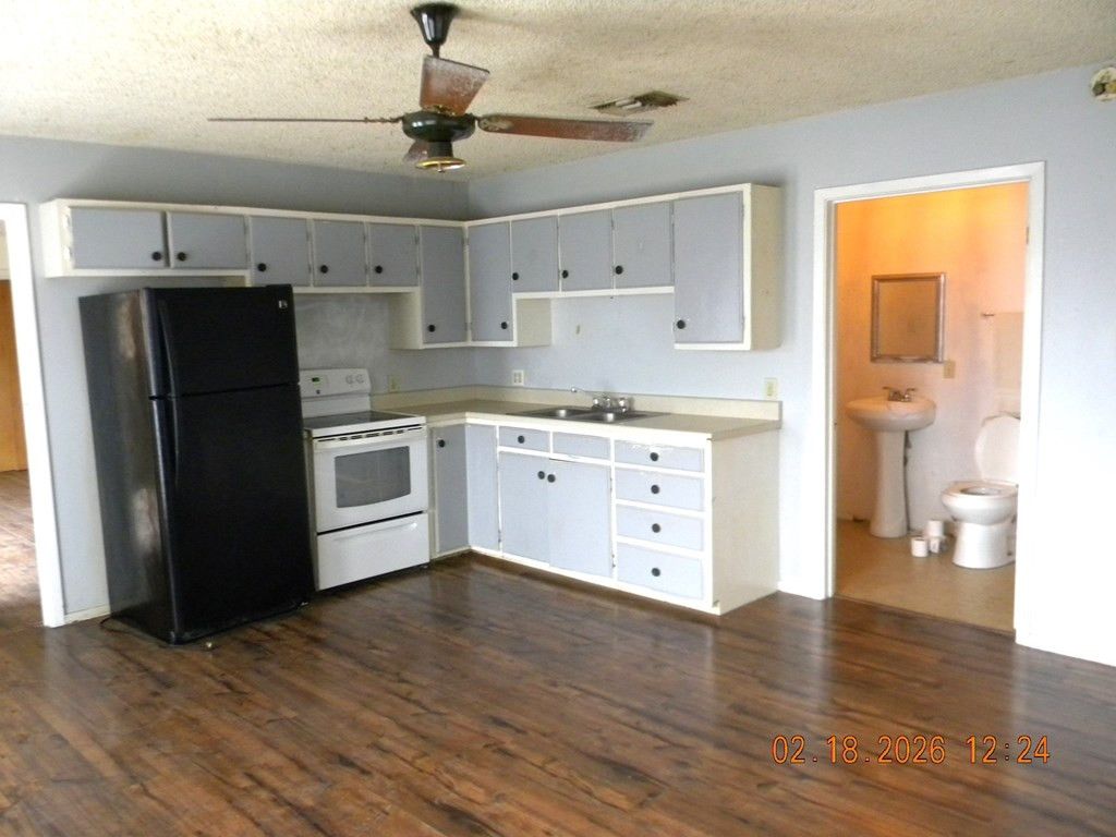 Image 4 of property listing at 2311 W Harris Avenue, San Angelo, TX 76901