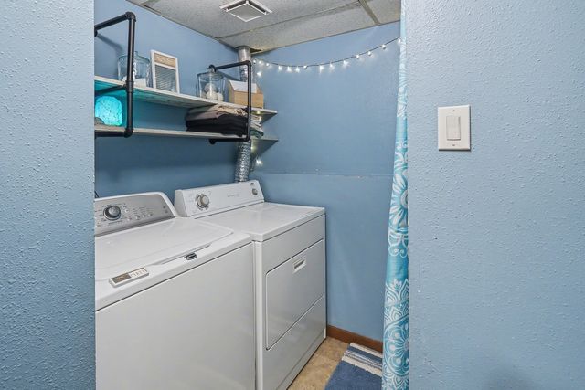 52 Brook Circle, Pella, IA 50219