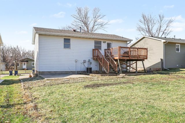 52 Brook Circle, Pella, IA 50219