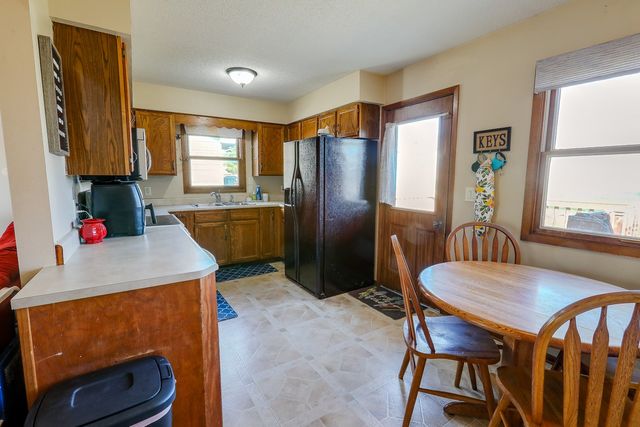 52 Brook Circle, Pella, IA 50219