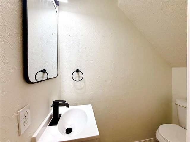 1901 N Moulton Court, Oklahoma City, OK 73127
