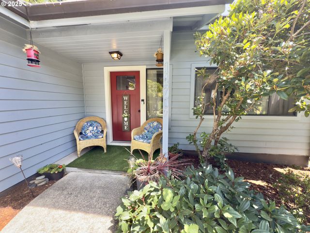 1470 GLENWOOD Dr, Brookings, OR 97415