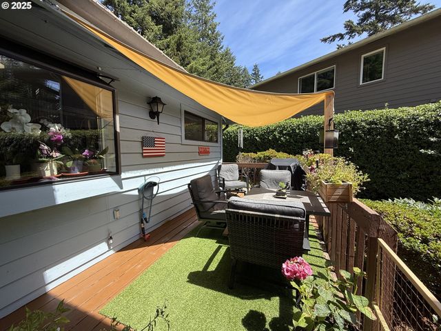 1470 GLENWOOD Dr, Brookings, OR 97415