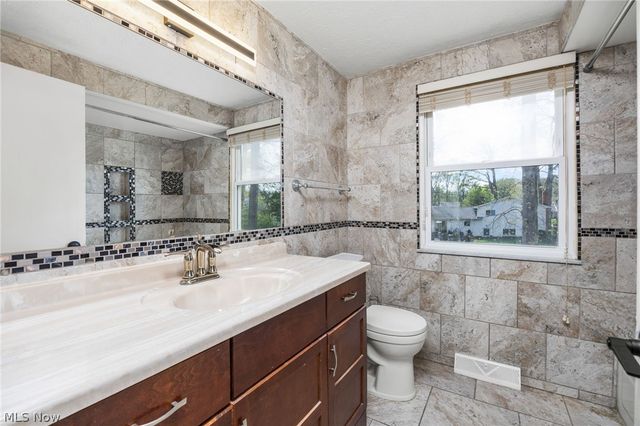 4590 Brendan Lane, North Olmsted, OH 44070