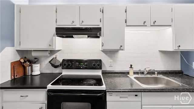 534 E Waldburg Street, Savannah, GA 31401
