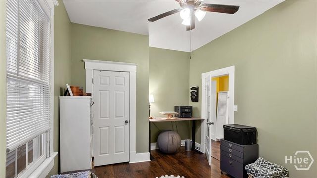 534 E Waldburg Street, Savannah, GA 31401