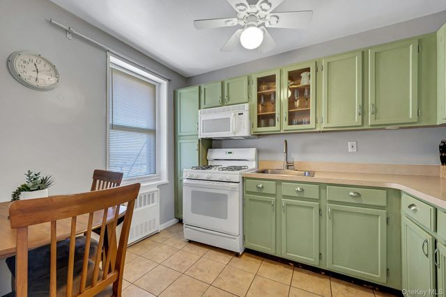 370 Westchester Avenue 6M, Port Chester, NY 10573