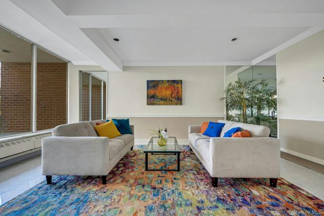 370 Westchester Avenue 6M, Port Chester, NY 10573