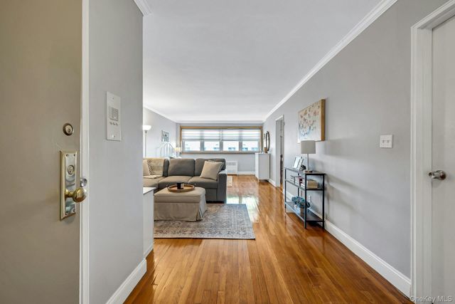 370 Westchester Avenue 6M, Port Chester, NY 10573