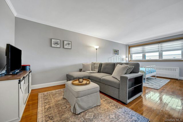 370 Westchester Avenue 6M, Port Chester, NY 10573