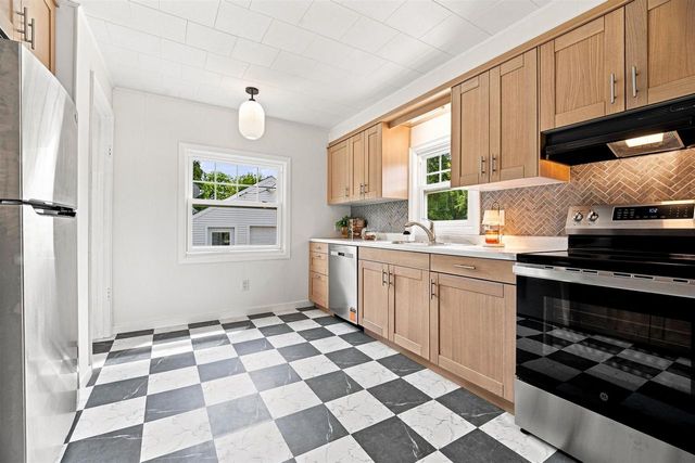 1343 W PROSPECT AVENUE, Appleton, WI 54914
